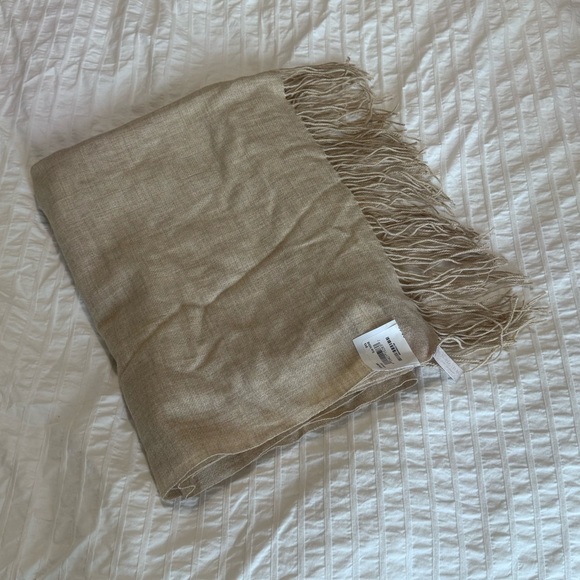 Nordstrom Beige 100% Cashmere Fringe Scarf – NWT